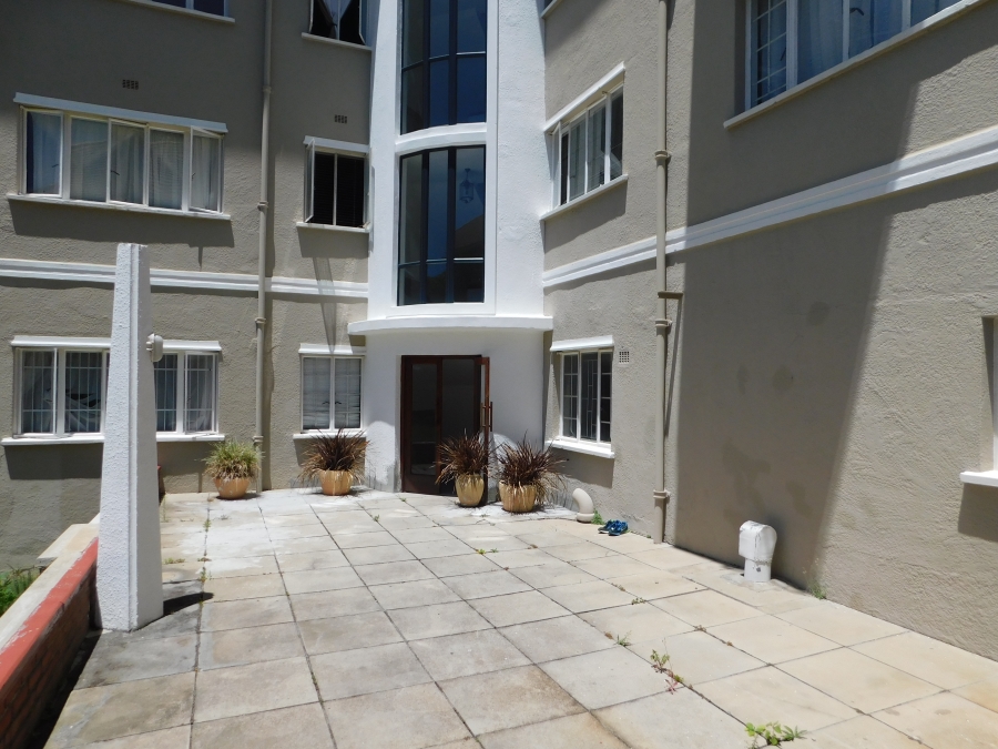 To Let 1 Bedroom Property for Rent in Rondebosch Village Western Cape